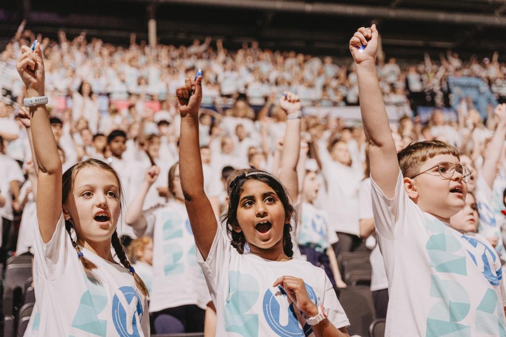 children singing